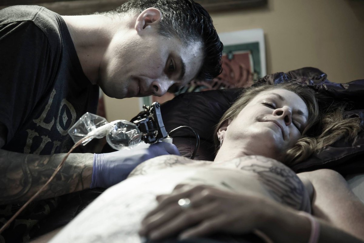 That moment when cancer no longer owned your relationship with the mirror. Live at #pinktattooday Boulder 2017. p-ink.org/p-inkday