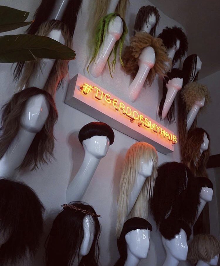 TigerBahmb's tweet image. Creating magic in the studio! #Tigerstudio #Tigerdoesmyhair