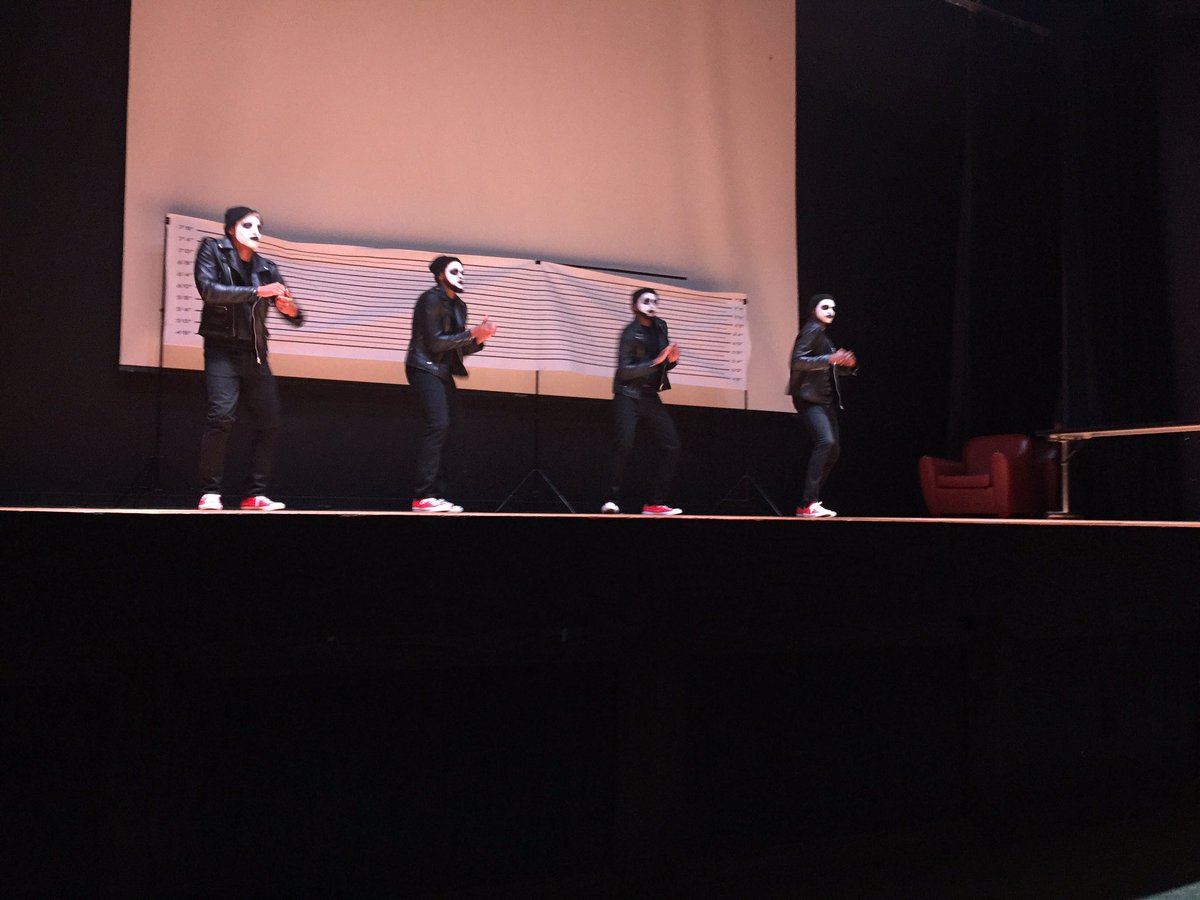 The men of <a href="/betanu_/">Saint Louis Nupes</a> letting the crowd know they're more than shimmies and smooth moves. They stepped!♦️