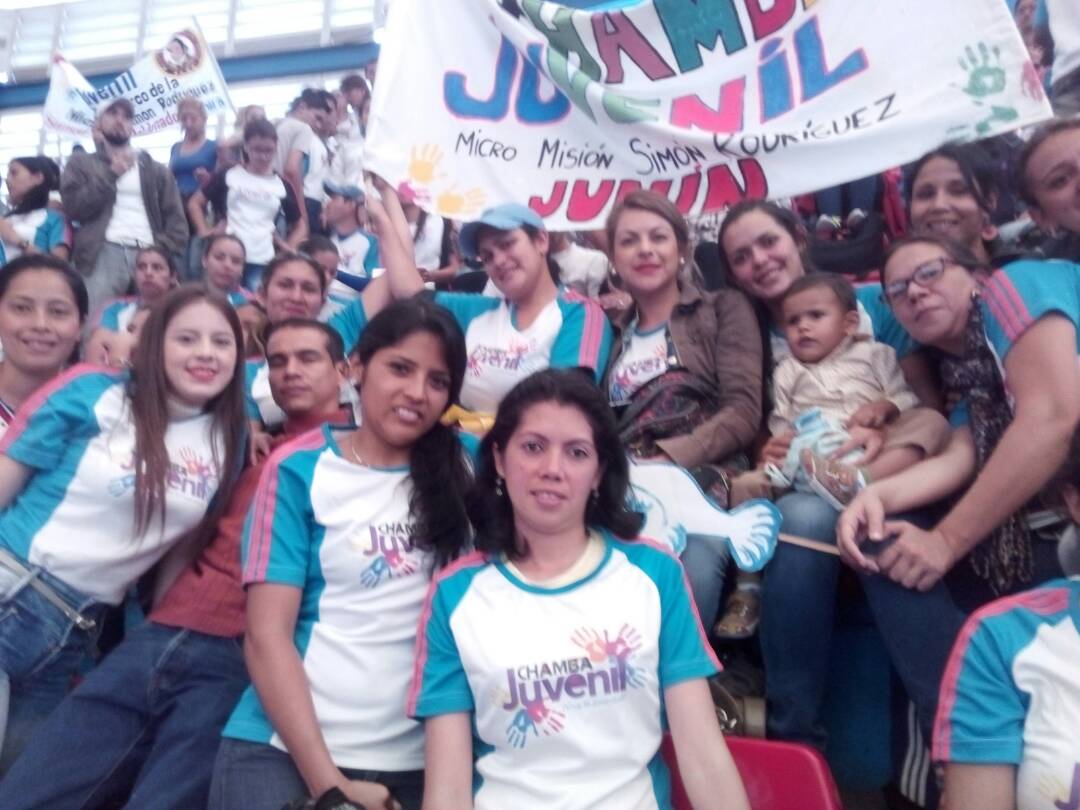 chdelvallsg's tweet photo. @ChambaJuvenilT presente en la actividad con @VielmaEsTachira @charlychaves y @YONANEDGARDO. En Táchira nos une la Paz https://t.co/z8q3BWgl6O