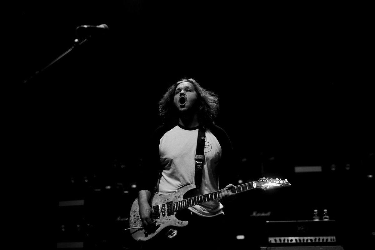 All I wanna do is rock

📸: <a href="/ThuirerMedia/">Thuirer Media</a>