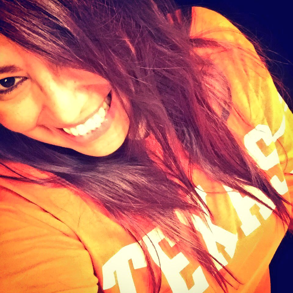 SeeligSly's tweet photo. Game time 🏈🤘🏽🐂
#ThisIsTexas #Longhorns #texaslonghorns #HornsUp #horns #HookEm #GoTexasGo https://t.co/sSGQbJbM5h
