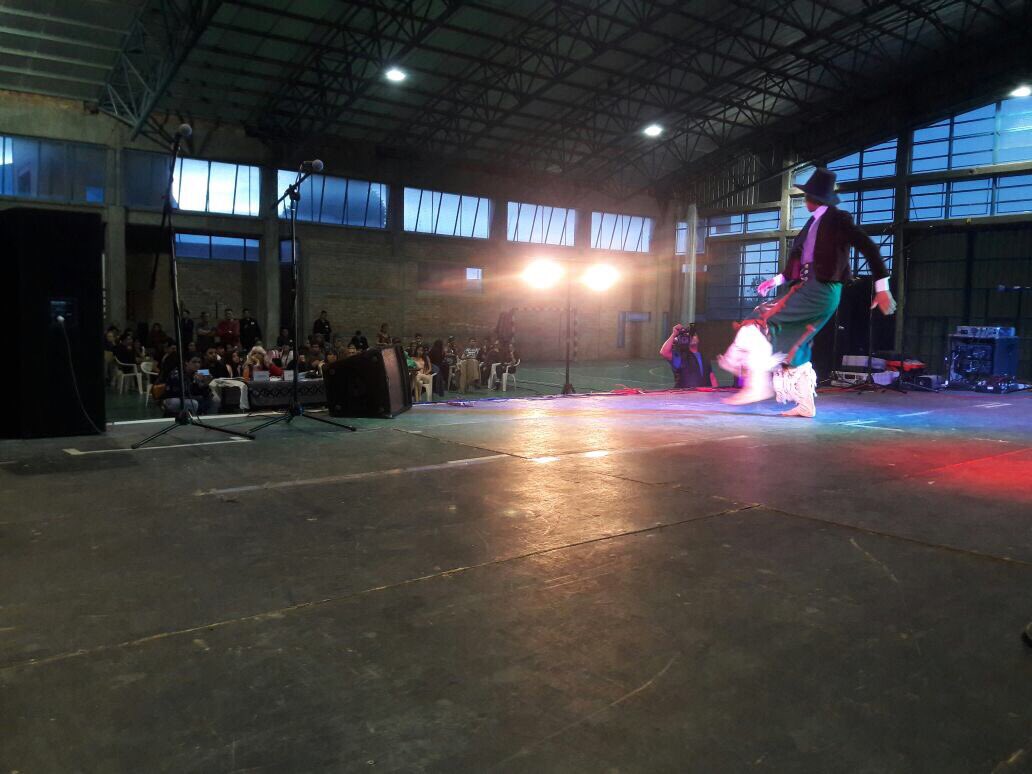 TWMunicipalidad's tweet photo. #AhoraTrelew #PreLaborde Festival Provincial del Malambo. Parroquia Nuestra Señora de la Paz, barrio San Martín. https://t.co/MCBvjB3xWf