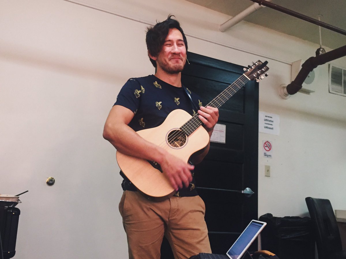 Baby's first acoustic set! He did the thing!!