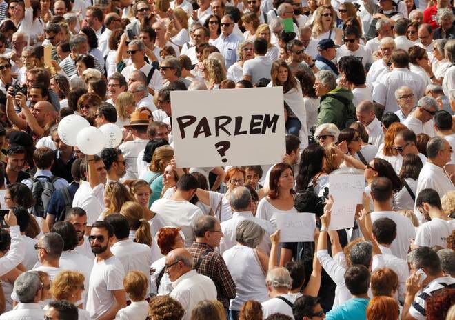 ParlemHablamos's tweet photo. .@CoR_President "Calm, peaceful and constructive dialogue is urgently needed" #hablamos #parlem dress in WHITE at Opening of #EURegionsWeek https://t.co/poopQZfSCr