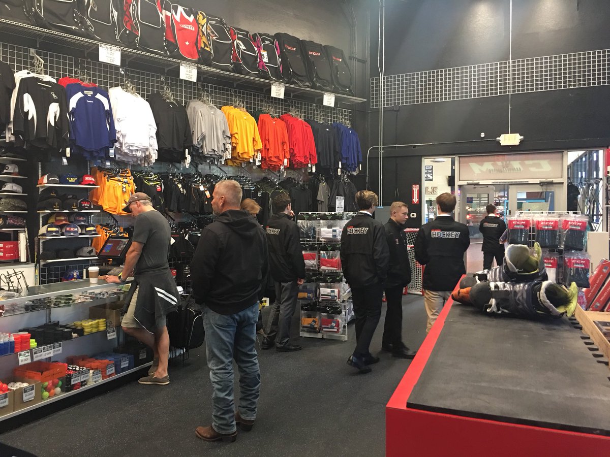 BTMhockey's tweet photo. BTM Gilbert busy for grand Opening & Ice Breaker Tournament @AHUhockey #btmgilbert #azicegilbert https://t.co/s5NM61uYo0