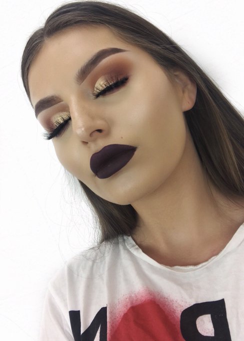 Dark lips are the wave https://t.co/CkhYTJKIu0