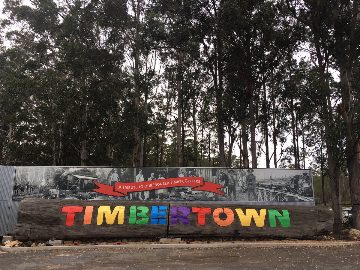 kimhonan's tweet image. Historic theme park throws support behind #yesvote #marriageequality. #timbertown 🌈❤️#wauchope #portmacquarie #australia