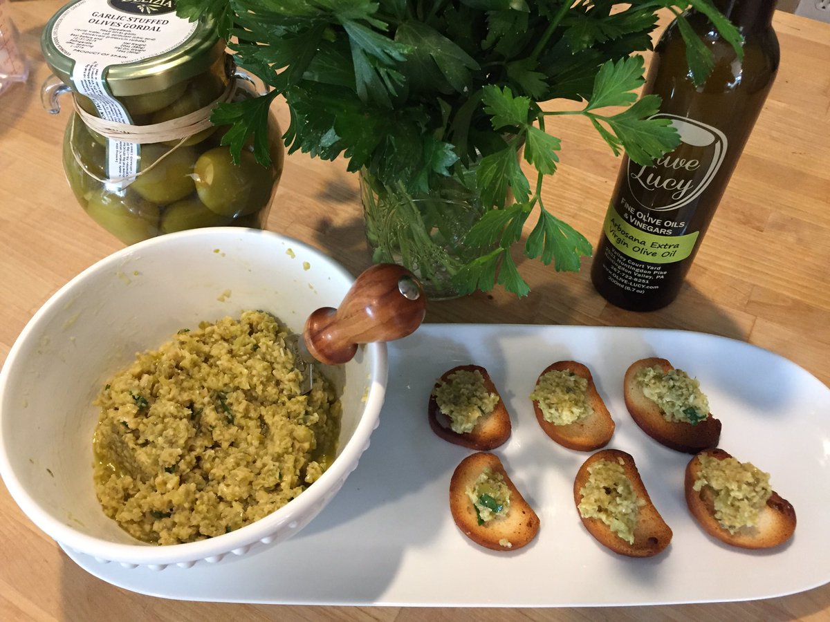 Olive_Lucy2531's tweet image. Made Green Olive Tapenade today at the store.  Check out FB live facebook.com/OliveLucyPA/vi… #olivelucyevoo
