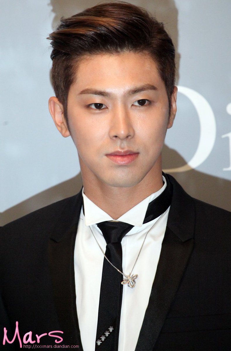 いちごうさぎ Noir Thanku U Know 유노윤호 ユノ ユンホ 麗人ユノも ユノの周りがキラキラっ ユノオーラって凄いよね 釜山国際映画祭 With Christian Dior オンリワン様ユノ T Co ojjd6xtw Yunho From 東方神起 Burning Down Drop