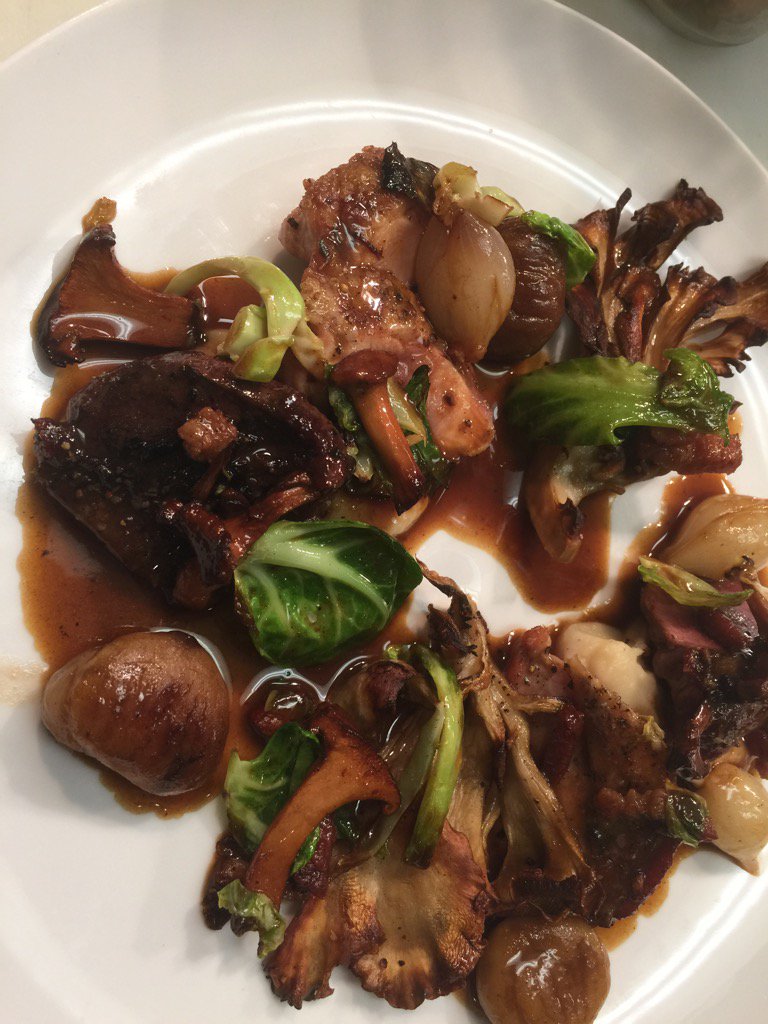 Doesn't get any better than this. Wild shot Scottish wood pigeon and red leg partridge <a href="/Brindille_Chgo/">BrindilleChicago</a>