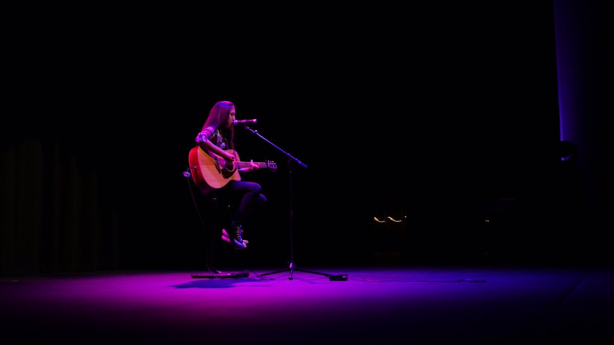 HuntingtonU's tweet photo. Davis Hall, y'all.
Be here for the 9:30pm show! 
Incredible acts. Incredible laughs. #ForesterHomecoming #DavisHall https://t.co/XN8fVaeBuL
