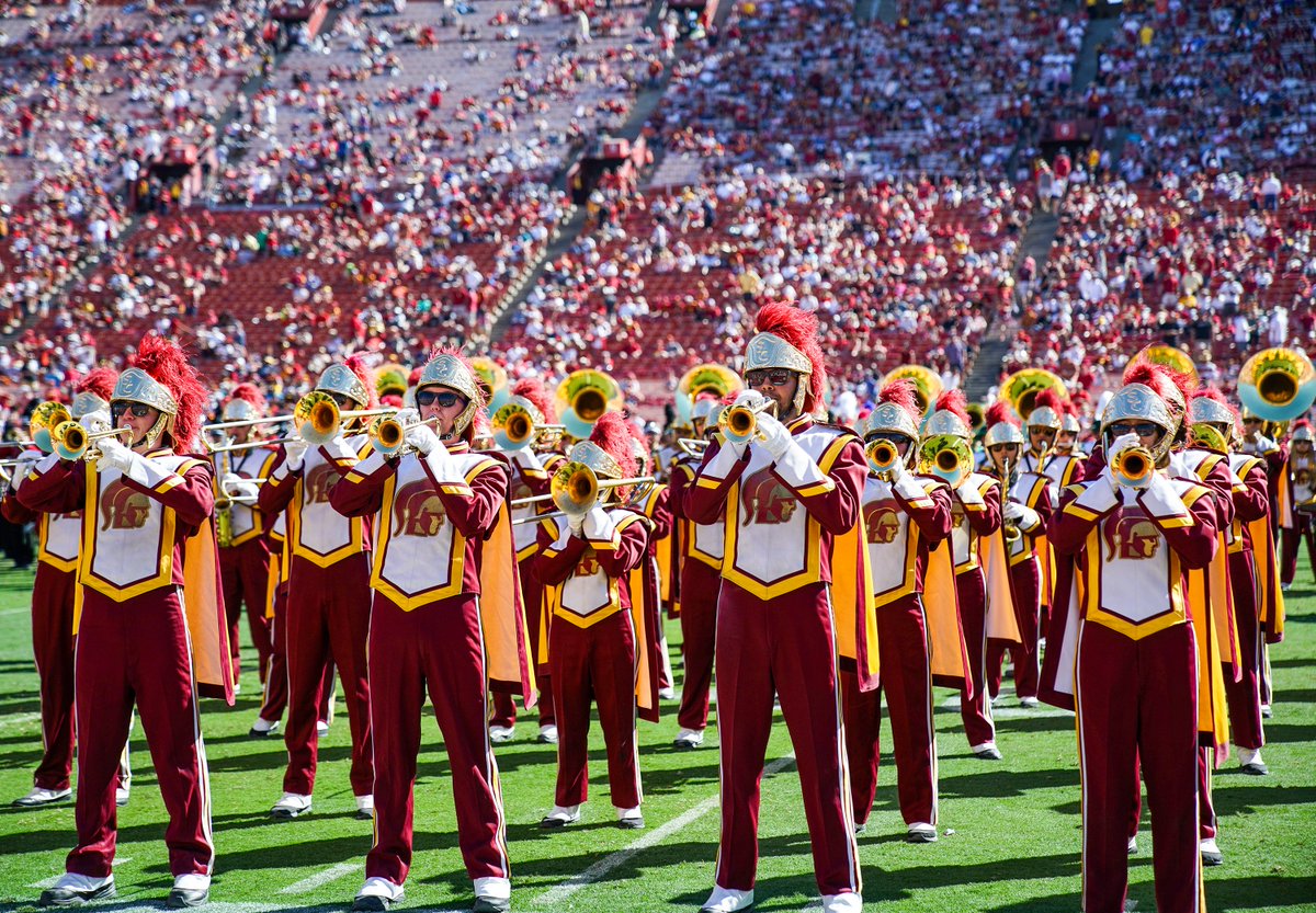 MayorOfLA's tweet photo. We joined the @USC marching band &amp; 14 local high school bands to put our love for L.A. on display! https://t.co/SwMoHeLJJL