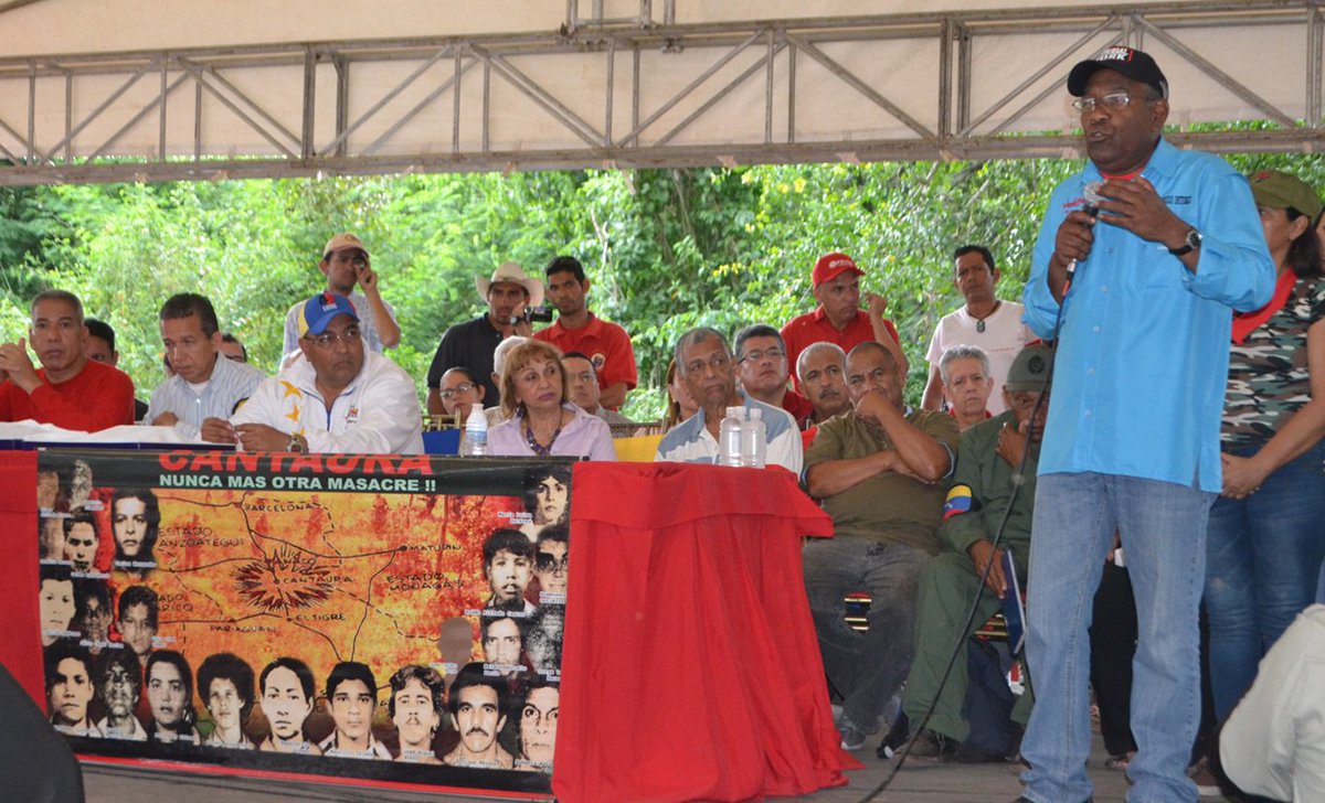 Alc_GuanipaR's tweet photo. HONOR Y GLORIA A LOS HÉROES Y HEROÍNAS DE CANTAURA!CON EL PROFESOR @psuvaristobulo CONMEMORAMOS 35 AÑOS,EN EL PARQUE MEMORIAL @NicolasMaduro https://t.co/8DdKRjmf2P