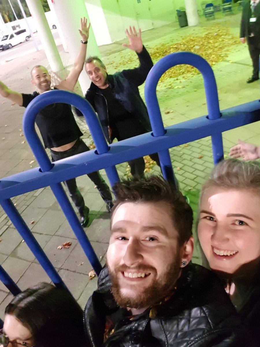 LauraAnnLong94's tweet photo. Didn't find Larry but had a brill time at Impractical Jokers in Sheffield! @truTVjokers  @SalVulcano @Joe_Gatto @jamessmurray @BQQuinn https://t.co/Xq7TX80imy