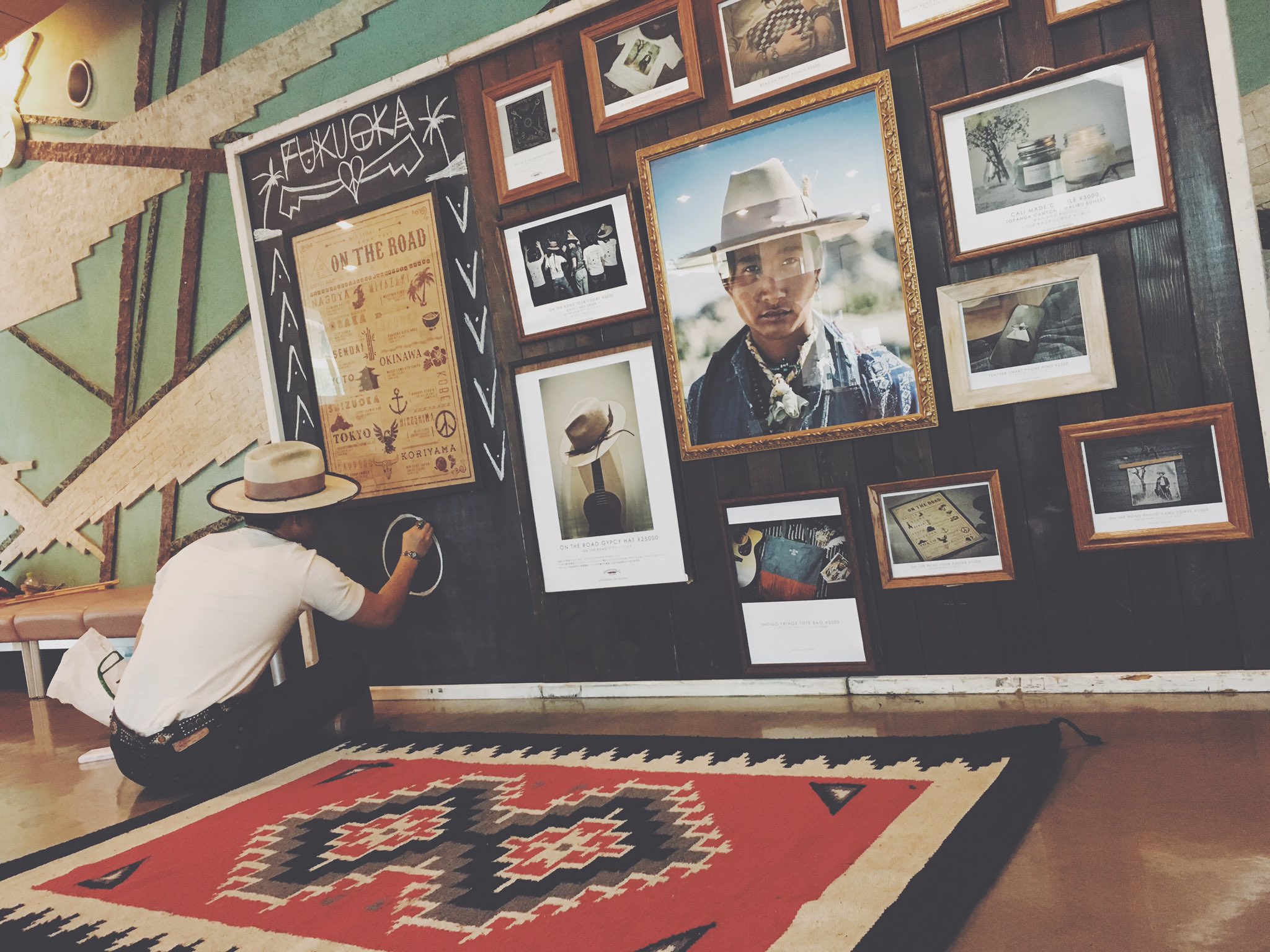 平 井 大 Information 本日は 福岡市民会館にて Live Tour 17 On The Road 福岡公演です ご好評につき 本公演はsold Outとなっております グッズ先行販売は 15 30より行います 平井大 Ontheroad Tour17 T Co Sbx04fluiz