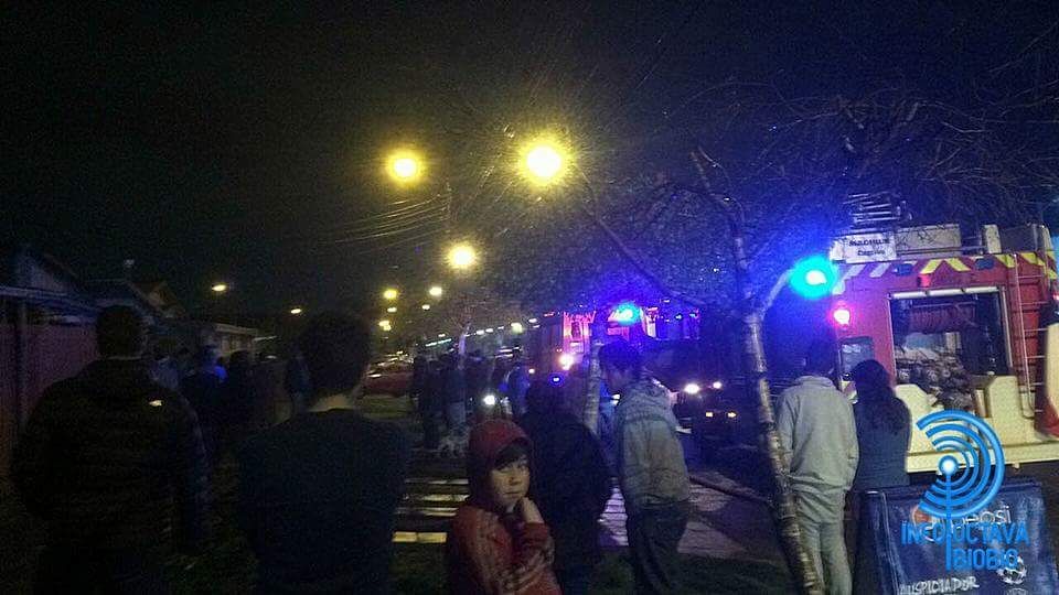 ClSabes's tweet photo. Confirman un fallecido en el incendio ocurrido en LAN-B, en Hualpén https://t.co/9zWpd1koQZ https://t.co/uOPvMgEHBx
