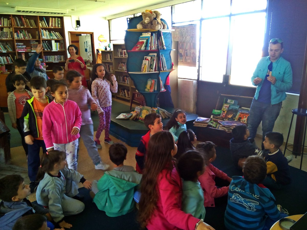 billythekrill's tweet photo. Hoy con gurises en la Bibl. Infantil José H. Figueira en el Día del Patrimonio. ¡Gracias a  Biblioteca Figueira, @TNU y a @CharonRevista! https://t.co/gRNf5mAope