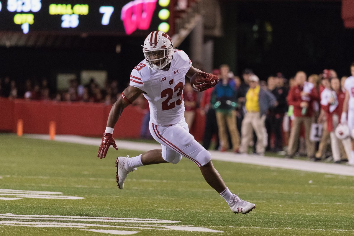 BadgerFootball's tweet photo. Drive stalls out for Wisconsin. After the #Badgers punt it back, it'll be 1st/10 Nebraska from its own 20.
WIS 10, NEB 0 | 1:32 2Q https://t.co/sNsfl6ii5U