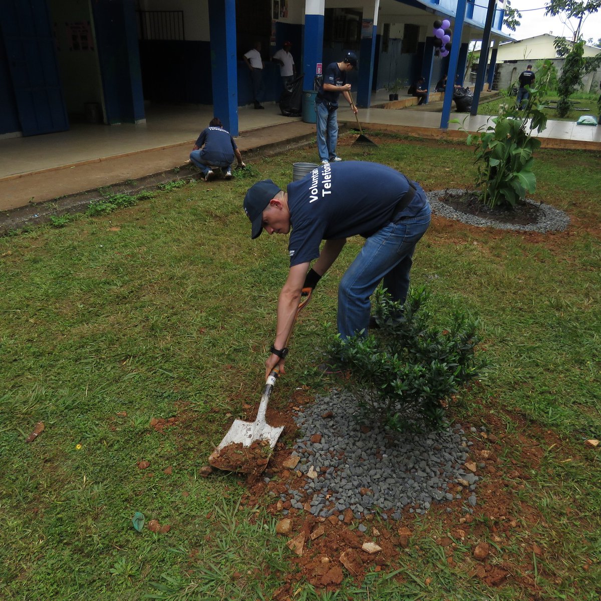 AgustinRodrigu1's tweet photo. Telefónica Panamá celebrando el Día Internacional del Voluntario Telefónica 2017 en Felipillo. #DIVT #DIVT2017 #DIVTPMA #MovistarEsDiferente https://t.co/lA0xzsZAFT