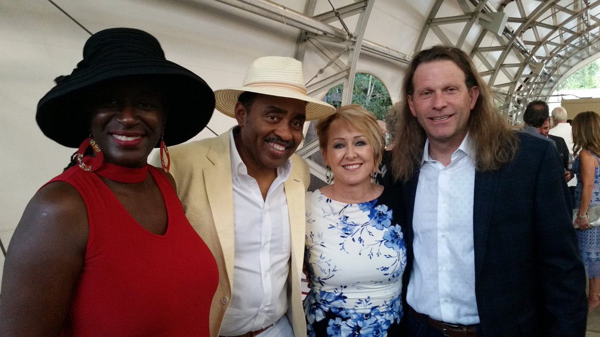 md_fries's tweet photo. Derby night for @GilFoundation @siliconvalleycf https://t.co/KaLsejRyDs