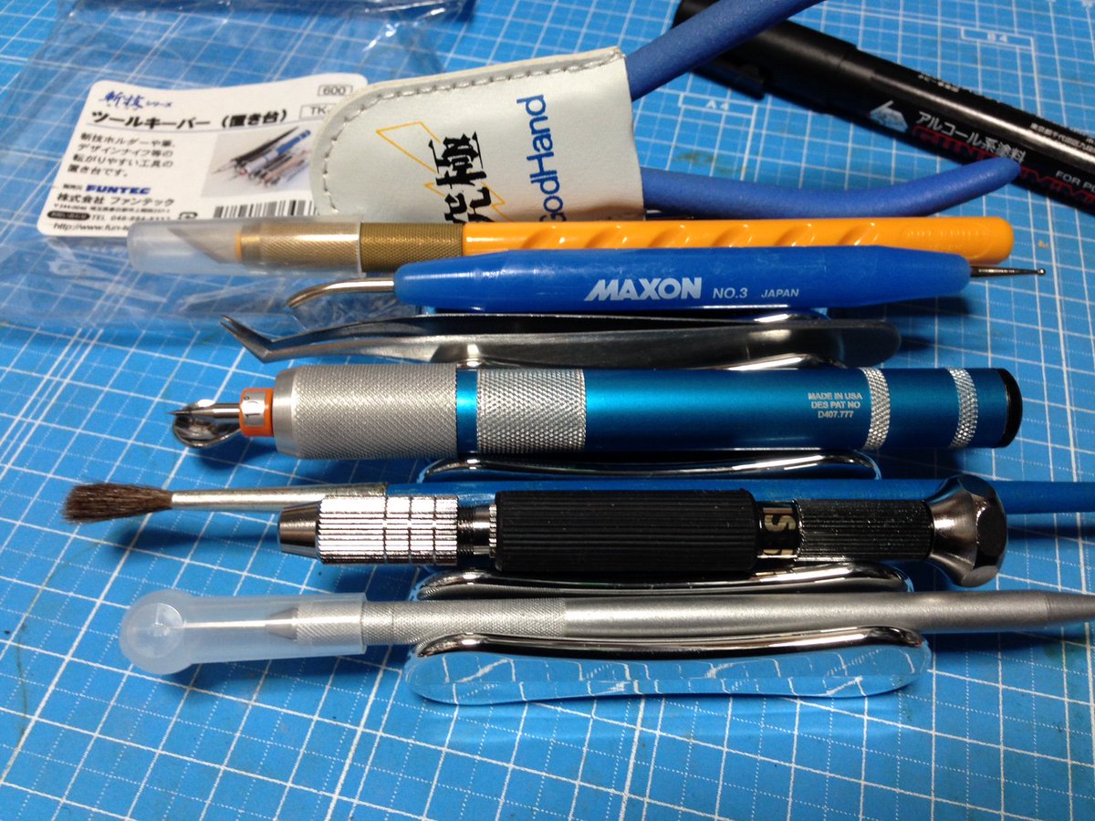 ファンテックの斬技ホルダーとツールキーパーを地元の模型店であった