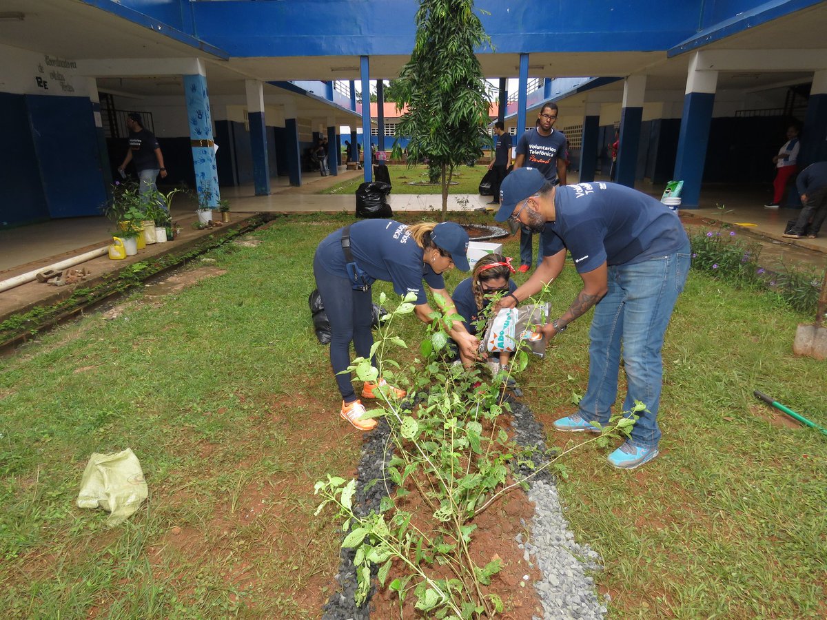 AgustinRodrigu1's tweet photo. Telefónica Panamá celebrando el Día Internacional del Voluntario Telefónica 2017 en Felipillo. #DIVT #DIVT2017 #DIVTPMA #MovistarEsDiferente https://t.co/VdrMoShunK