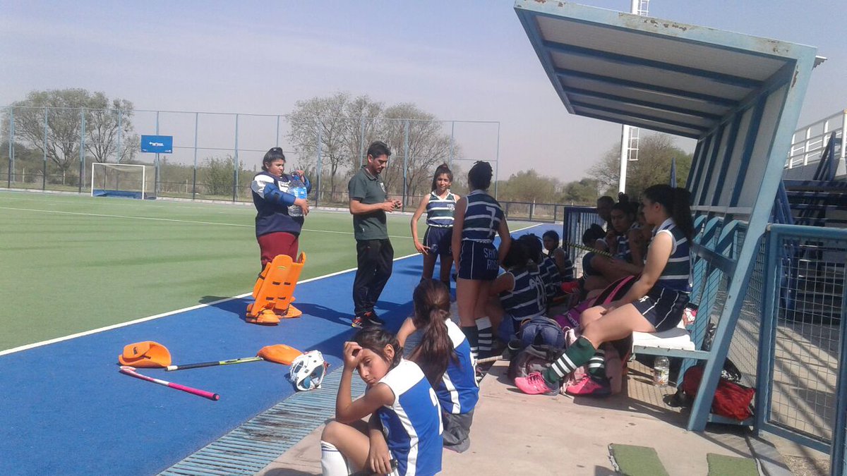 FerroNorteHC's tweet photo. Esto recién comienza!!! Tenemos mucho para dar!!! 💪💪💪💙💚💙💚#FNHC #HOCKEYLIFE https://t.co/R8HIQt6aZH