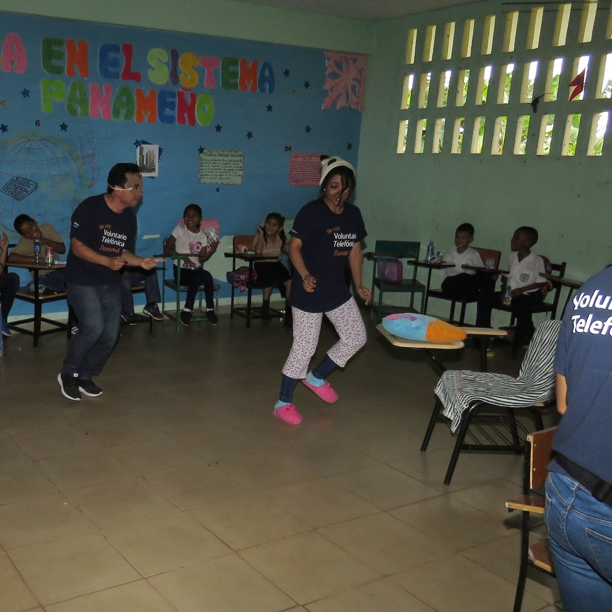 AgustinRodrigu1's tweet photo. Telefónica Panamá celebrando el Día Internacional del Voluntario Telefónica 2017 en Felipillo. #DIVT #DIVT2017 #DIVTPMA #MovistarEsDiferente https://t.co/0ne4gJLYEm