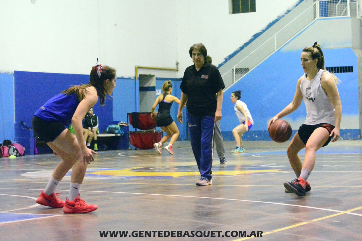 MGGiova's tweet photo. Primera práctica de la Preselección Mayor Femenina de #Bahía 🏀, al mando de @vialbizu y @LeitoA5, en @CEN_Oficial: https://t.co/ytnZ67cb7f https://t.co/0MVdTWulFg