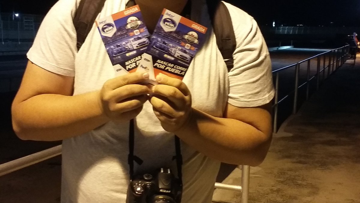 TTRmtvo's tweet photo. #TeamTuning ya en el @autodromo_abed y regala pase doble para la #NASCARxPuebla solo encuentrame, publica una foto con tu servidor y gana https://t.co/HFngpgGDqE