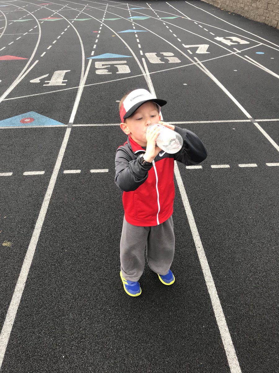 SLPtrack's tweet photo. Future #SLXC runner got his long run in this weekend! https://t.co/lKyVYyUAyR