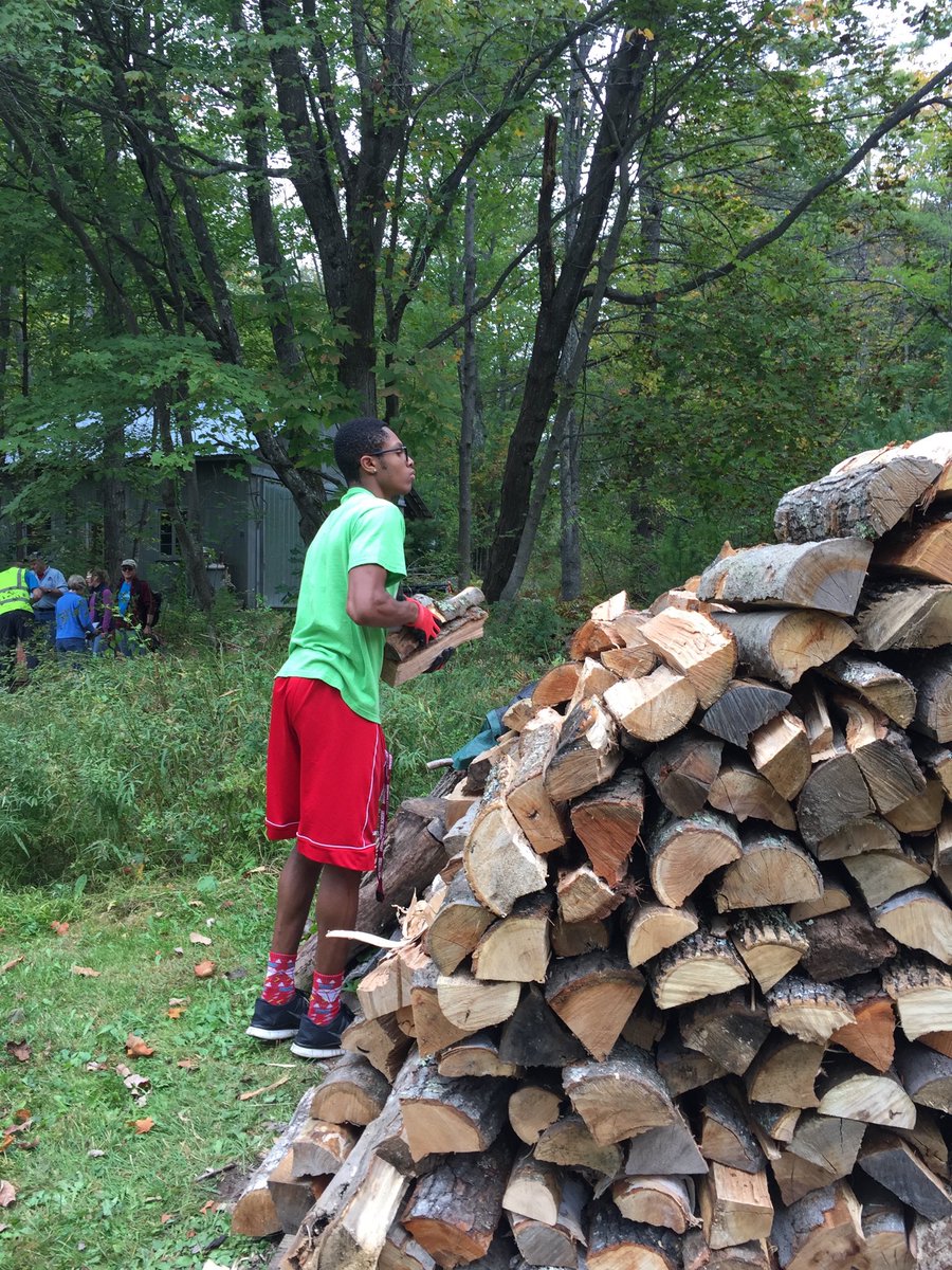 mfound's tweet photo. @brewsteracademy stacking wood for neighbors & trail maintenance with LRCT #brewsterproud #doinggoodinthecommunity #servicewithasmile https://t.co/4dNZ19BIhY