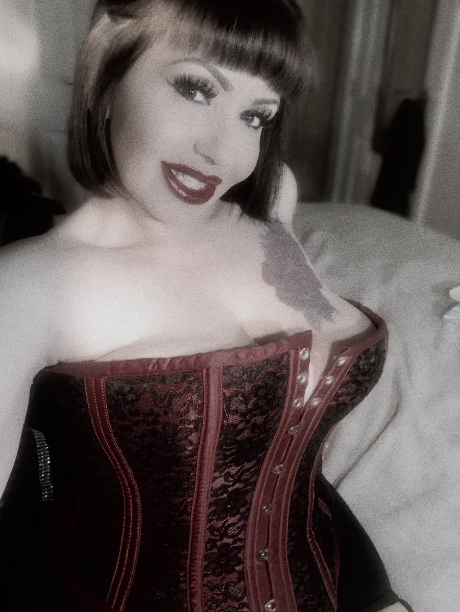MiaOffici1's tweet photo. #sinful #Sunday this #wicked #Milf #gilf wants your cock &amp; will drain you dry ✊🏻💦💦 check me out on @AdultWorkcom @webstreamuk @YouKandyCom https://t.co/2kBjDpRT9o
