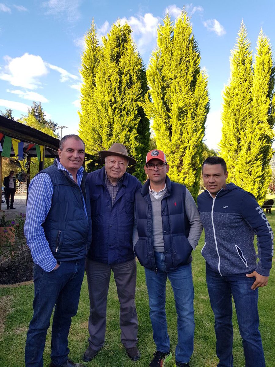 Una buena jornada de trabajo hoy con <a href="/aurelioIragorri/">Aurelio Iragorri Valencia 👍🏽</a> ¡Agradezco su disposición y atención de siempre! 
<a href="/MinAgricultura/">Min. de Agricultura</a> #ElRenacerDelCampo