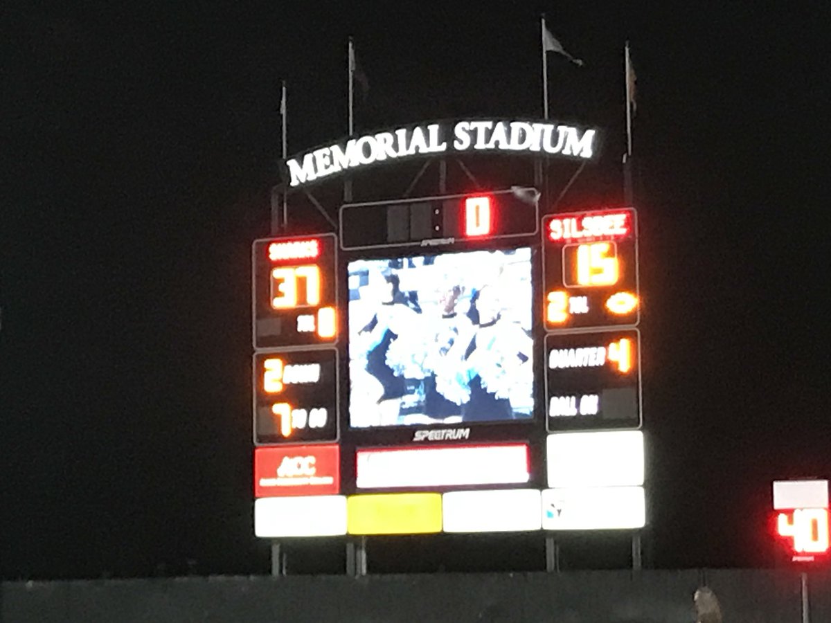 ShadowCreekHS's tweet photo. Homecoming is in the books with a SCHS win over Silsbee 37-15 #schsspiritweek17 https://t.co/rLExxAwAkQ