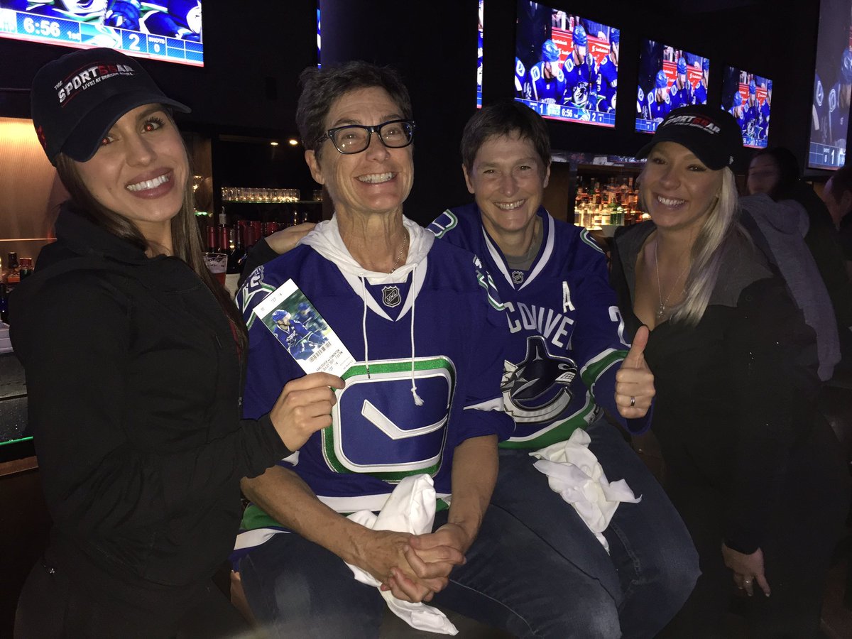 thesportsbar_ra's tweet photo. Winners from our #moveofthegame from bar to lower bowl! #canucks #yvr @jacdrama https://t.co/wIpCjUd4zI