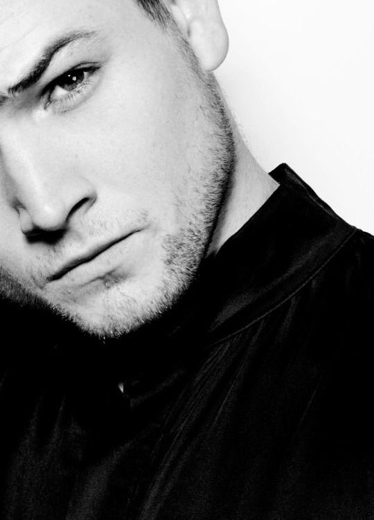 taronegertonphp's tweet photo. My weakness π @TaronEgerton
#tarontulasph #taronegerton #kingsmanΒ #taronatics #taronized #tarontulas #tarontulasph https://t.co/8vIJdJnDEF