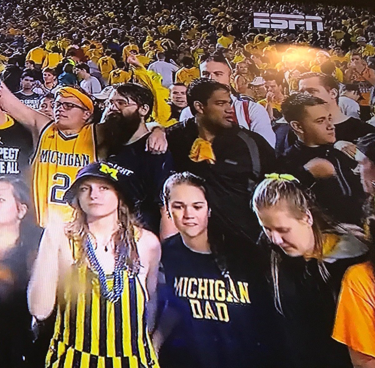 darrenrovell's tweet photo. When all your clothes are in the laundry... #MichiganDad https://t.co/x2simap5c1