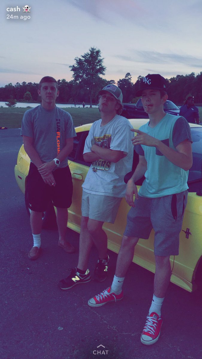 denley_zack's tweet photo. Vibin w my clique https://t.co/aHbQLLD1Hd