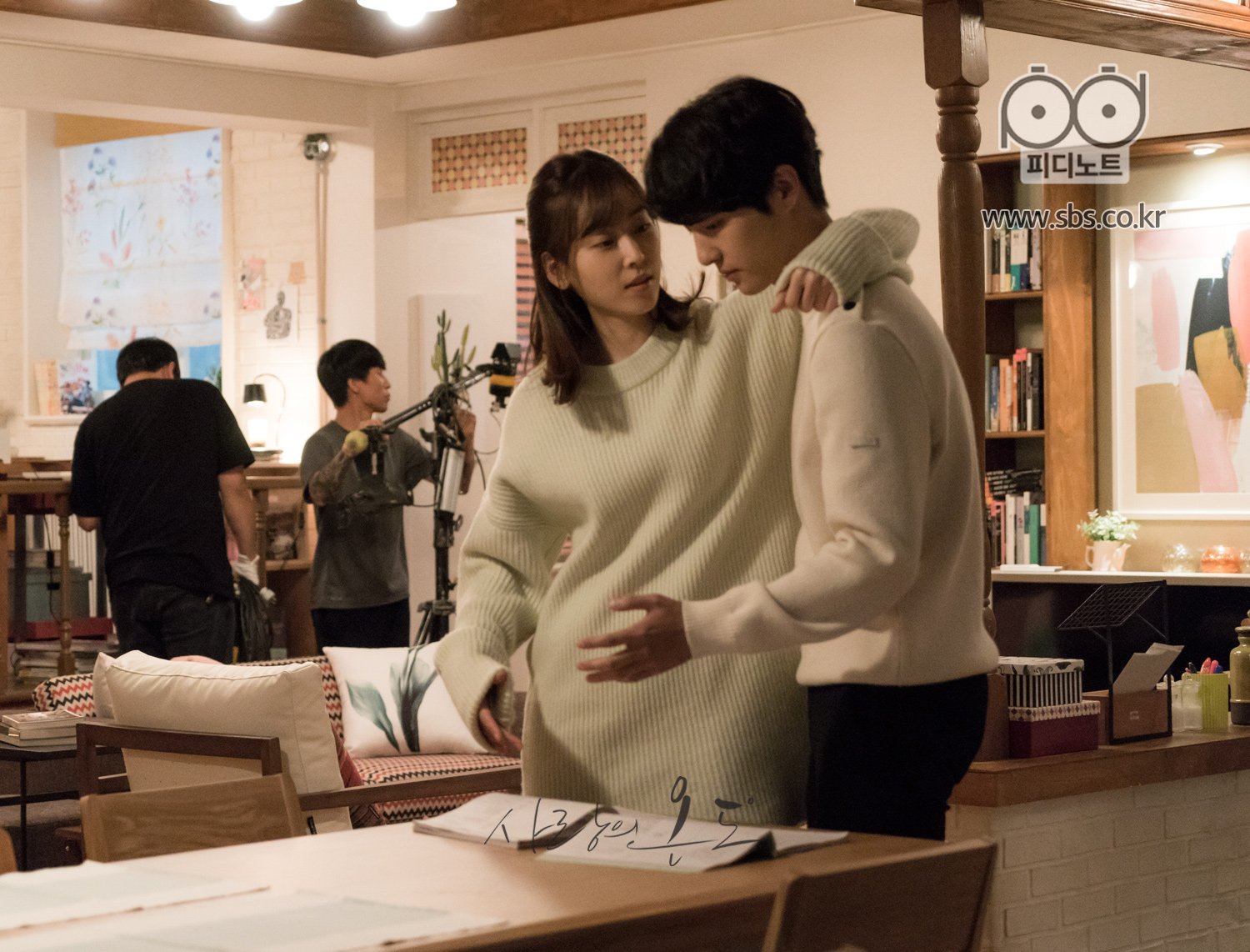 DLlgNP4VoAAozo8.jpg:large