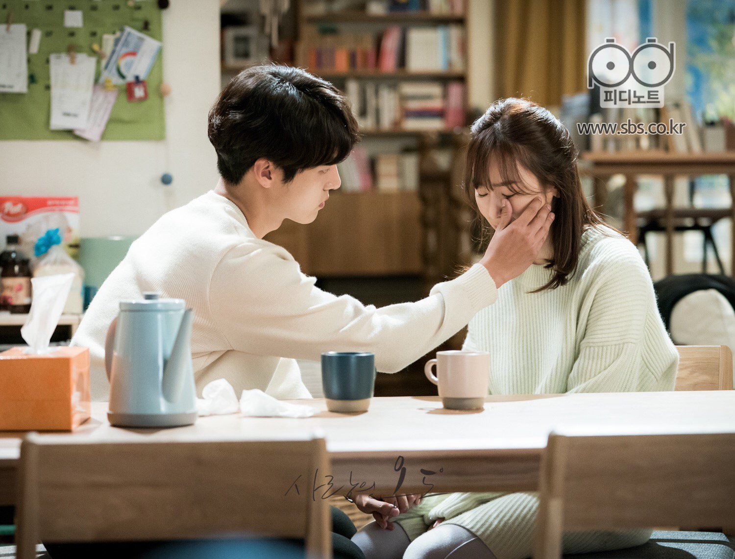 DLlgNP7V4AAAc45.jpg:large