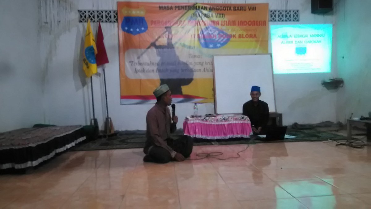 Penyampaian materi ASWAJA oleh K. Syaifudin Zuhri, mubaligh sekaligus Alumni PMII.
MAPABA PMII KOMISARIAT SUNAN POJOK BLORA VIII