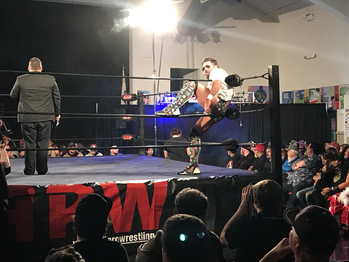 Robbie1Kenobi's tweet photo. Always a great time seeing @JoeyRyanOnline wrestle at @allprowrestling. #APWHellLIVE #HalloweenHell https://t.co/m1nXZa4rcW