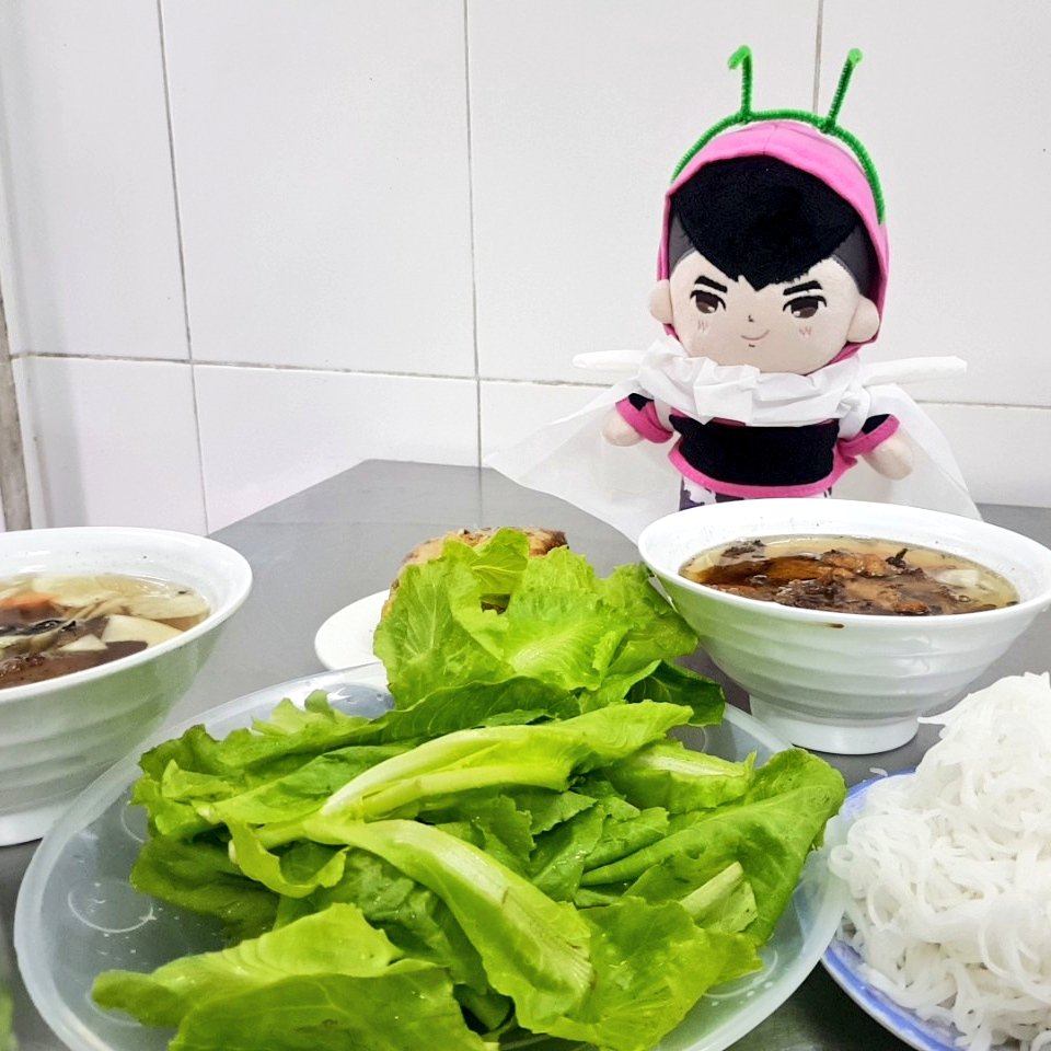 오바마 분짜집😋 뇸뇸 '-'♡
#신서유기 #베트남 #하노이 #송민호 #VIETNAM #HANOI #MINO #DKT