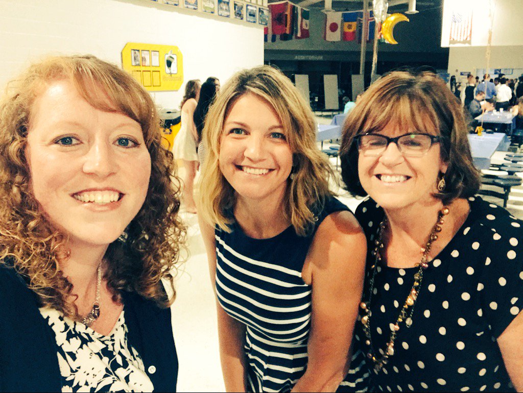 Milleram15's tweet photo. OHS Homecoming!! #ToTheMoonandBack #proudtobeabrave @tfedak40 @Asap7Linda https://t.co/P5pUJyMvR0