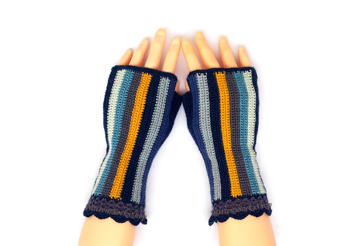 mittenssocks's tweet photo. https://t.co/gutb0YiTCq #mittenssocksshop #etsyshop #Fingerlessgloves #handwarmers #armwarmers #crochet #wristwarmers #handmade #halffinger https://t.co/mv2eDOPINM