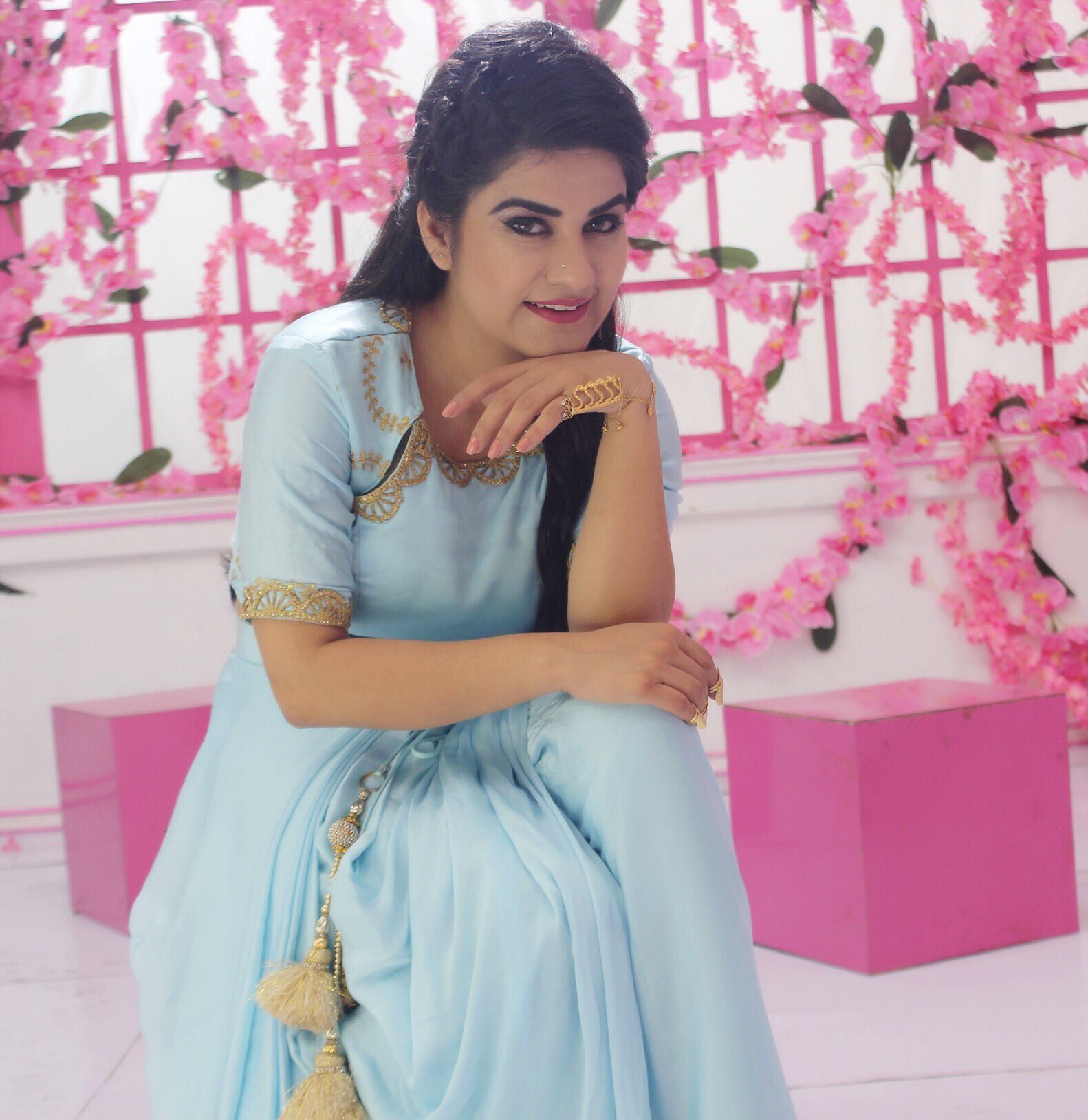 Kaur top b dresses