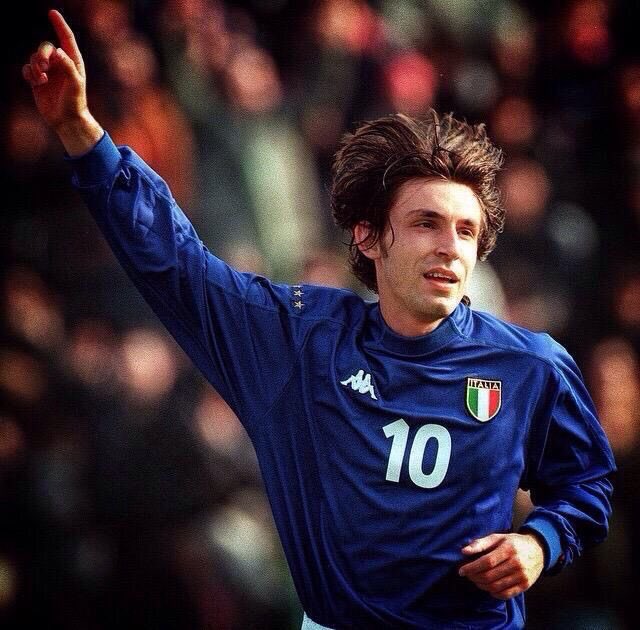 LaTribunaa's tweet photo. Pirlo anuncia que en diciembre se retirará. El arquitecto de una de las mejores Italias. La clase, el toque, la calidad, la leyenda. Eterno. https://t.co/DrhR1b8mhW