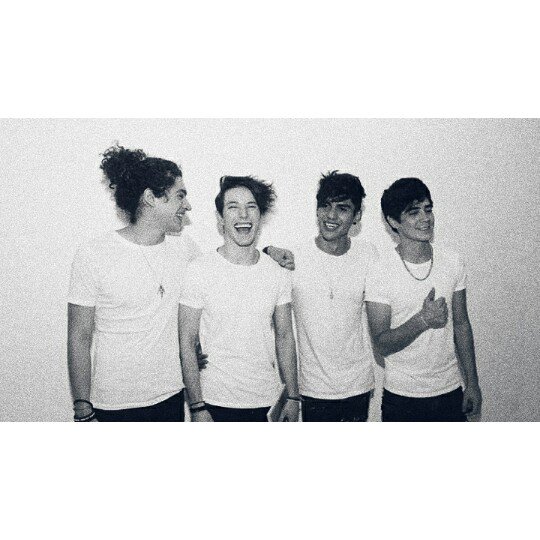 itscoderteam's tweet image. ➹ Bryan Mouque + CD9 | Twitter pack / Layout